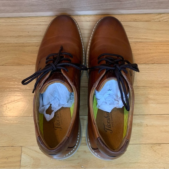 Florsheim Men\'s Norwalk Plain Toe Oxfords in Brown Cognac - Size 9